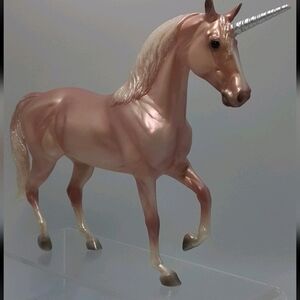 Breyer Classic Aurora Unicorn #62059 Pearl Pink